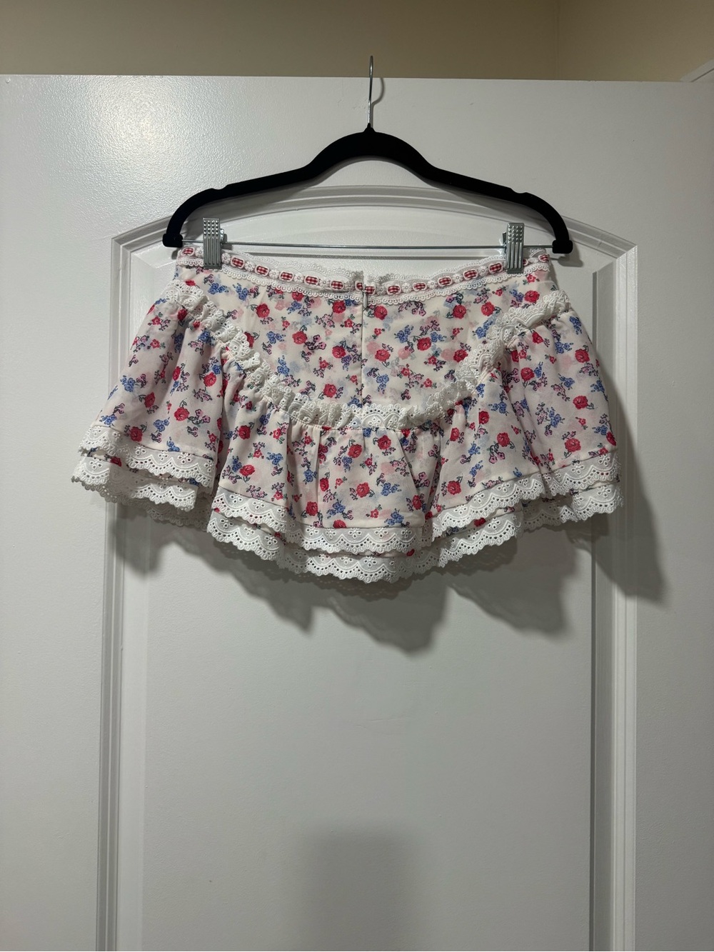 For Love And Lemons Ditsy Day White Mini Skirt with Red and Blue Floral Print - Picture 7 of 8